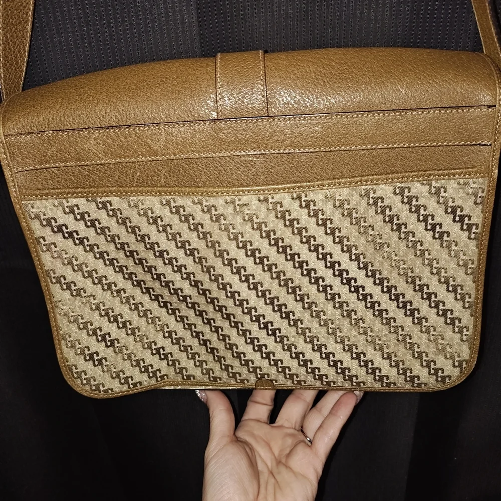 Gucci GG Vintage Shoulder Bag